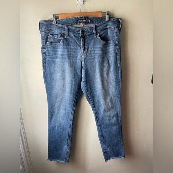 TORRID boyfriend jeans raw hem size 12 - Picture 1 of 11